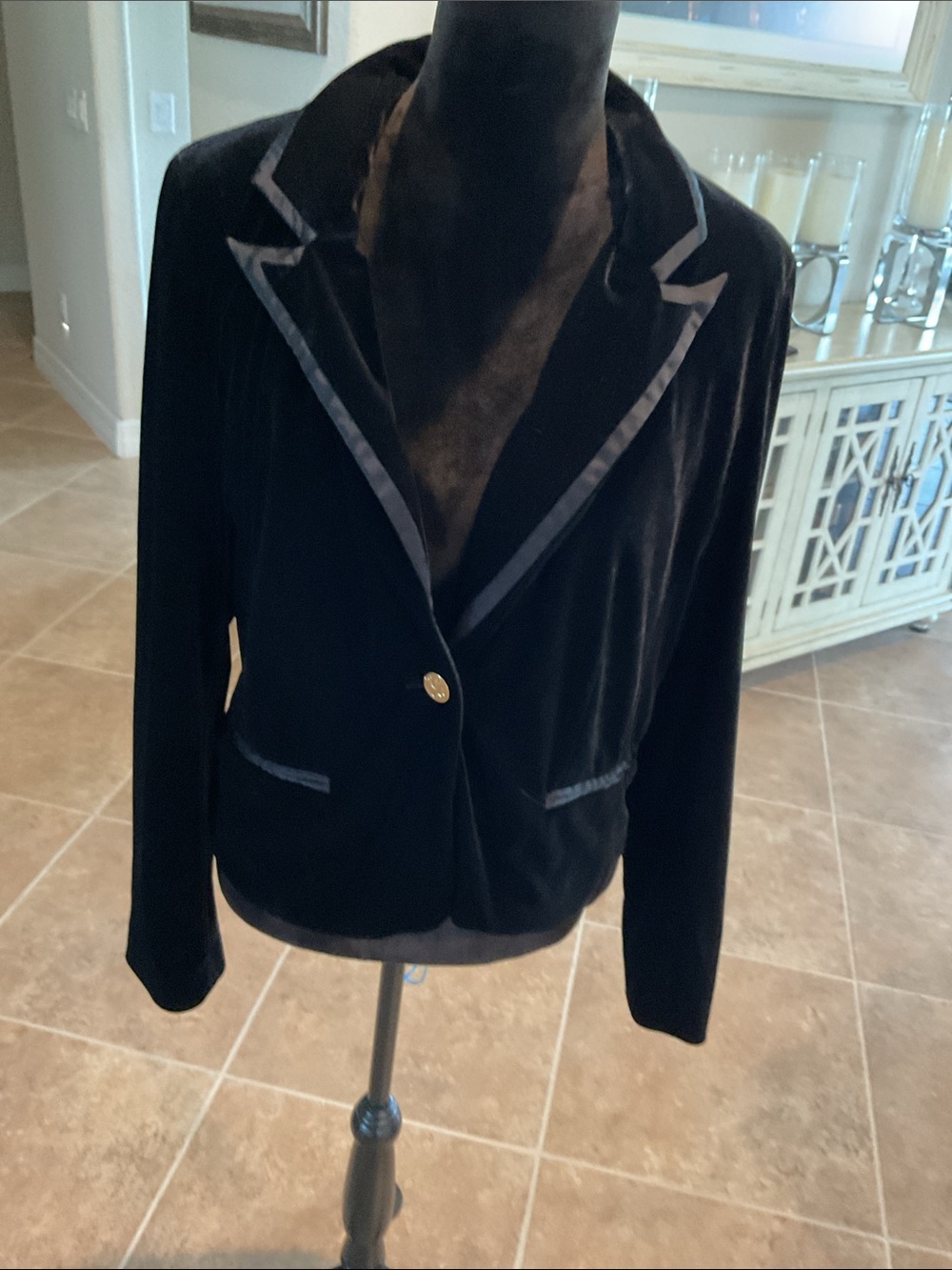 DRAPER JAMES one button front velvet blazer, size M